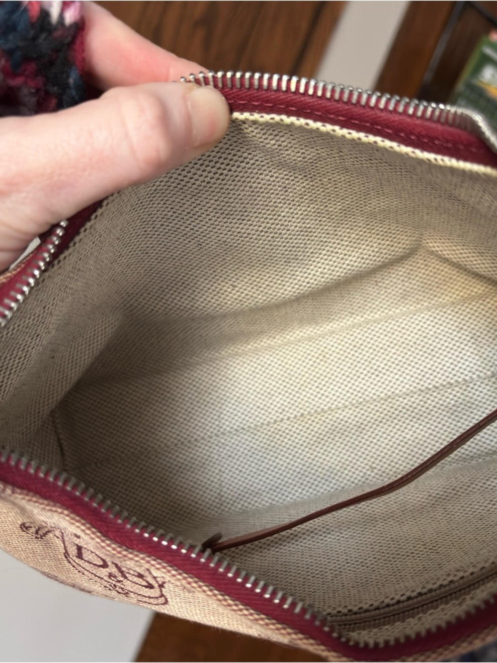 Vtg Dooney & Bourke Small Canvas Hobo Shoulder Purse Burgundy Leather Trim - Picture 6 of 10